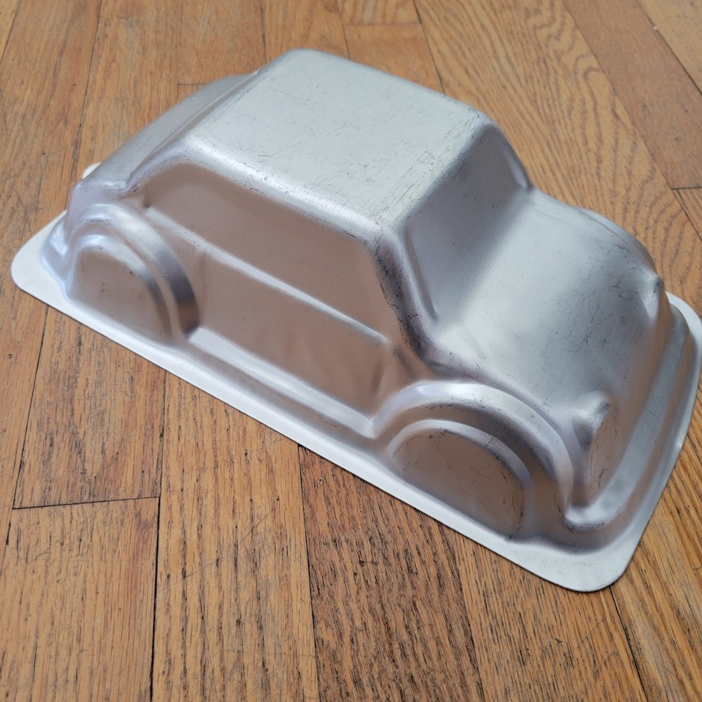 Wilton Retro Car Cake Pan Silver Aluminum‎ 3D Sedan Mold Vintage 2001 Craft Gift